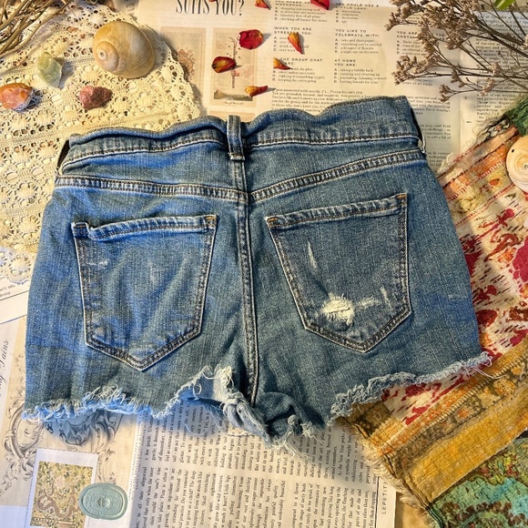 American Eagle distressed boyfriend shorts - Picture 2 of 4